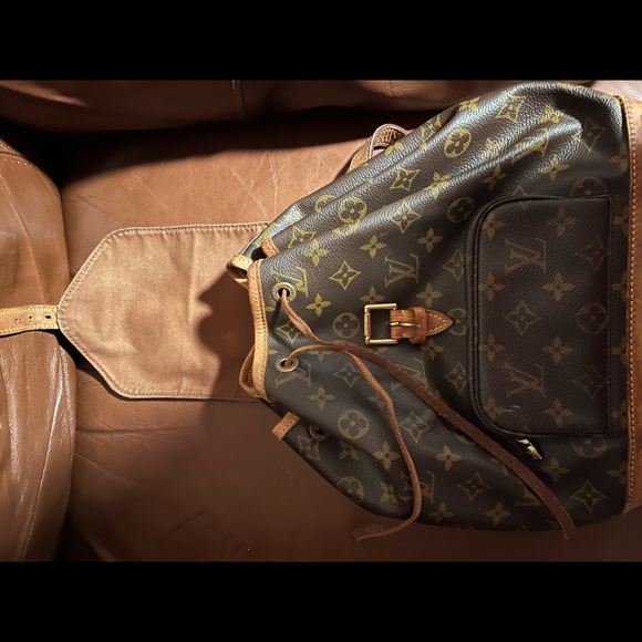 Louis Vuitton backpack - Picture 3 of 4